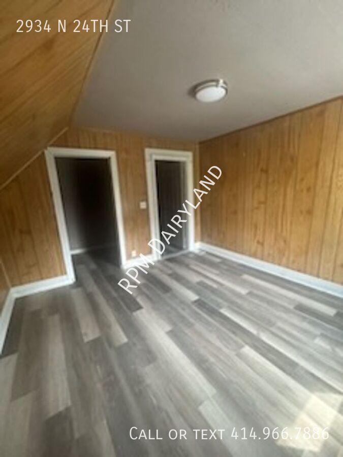 2934 N 24 ST