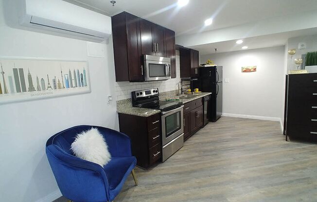 Studio, 1 bath, 471 sqft, $1,895, Unit 100