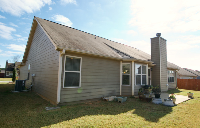 3 beds, 2 baths, $2,000