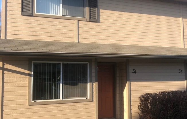 Ivy St. - 1207