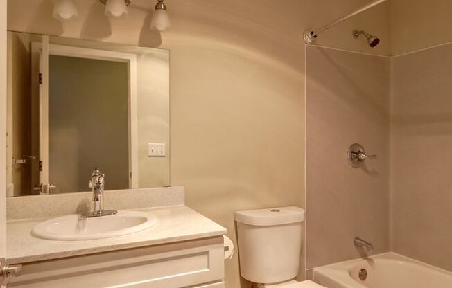 1 bed, 1 bath, 324 sqft, $1,463, Unit 11