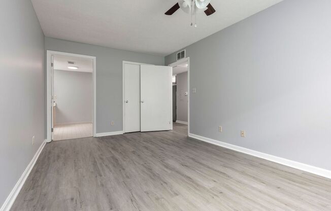 2 beds, 2 baths, $995, Unit 6