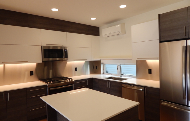 3 bd 2.5 bath Lower Queen Anne townhouse wtih 2 parking spaces.  Bedroom and Bathroom at 1st floor