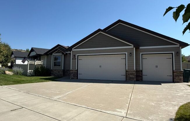 3 Bedroom House in Copper Ridge Subdivison