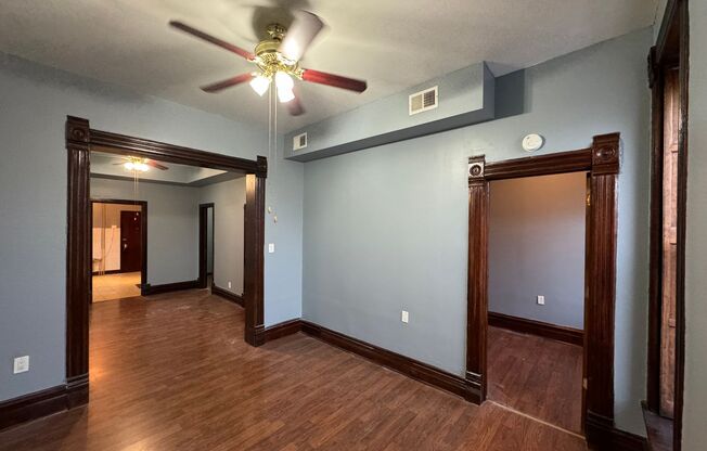 3 beds, 1 bath, $1,800, Unit 1313-2F