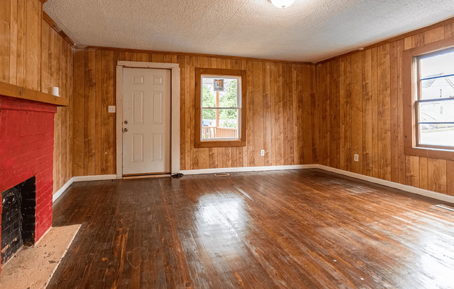 3 beds, 1 bath, $1,150