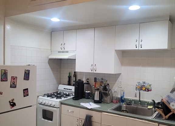 109 Dartmouth St Apt 19C