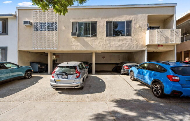 607 FLORES ST