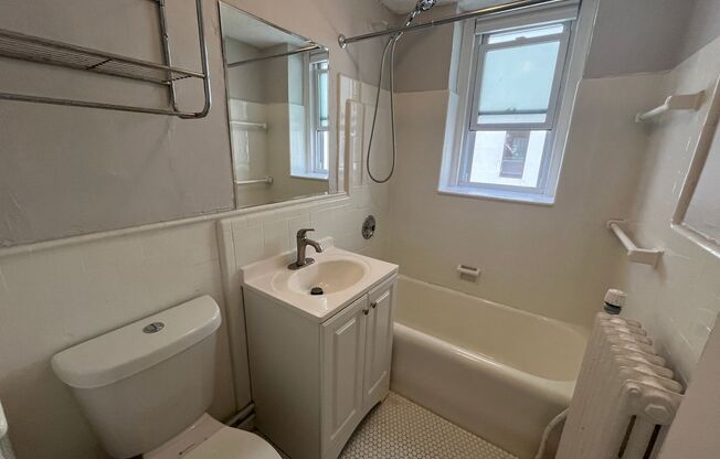 Studio, 1 bath, 300 sqft, $1,395, Unit Unit 308