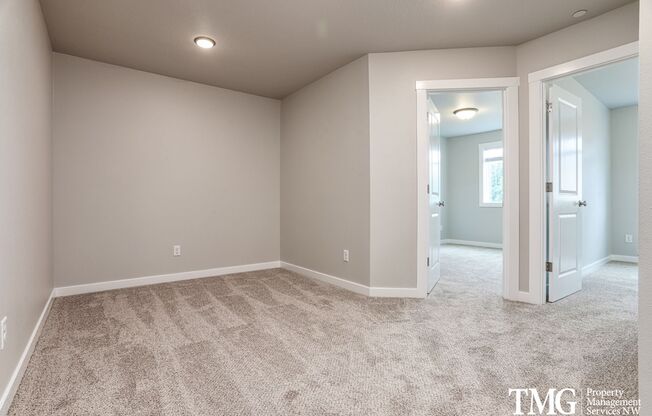 3 beds, 2.5 baths, 1,725 sqft, $2,795, Unit 1301