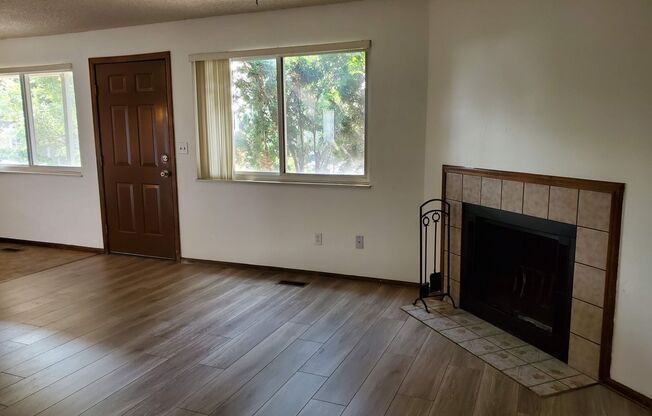 2 beds, 1 bath, 800 sqft, $1,050, Unit 5538