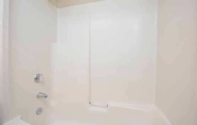 1 bed, 1 bath, 700 sqft, $1,599, Unit 1-103