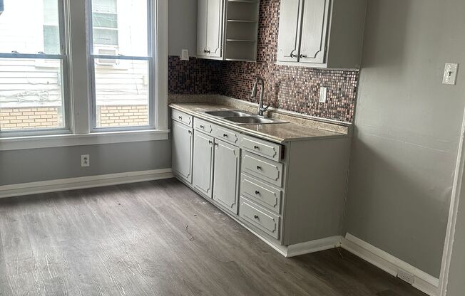 3643 E 146th