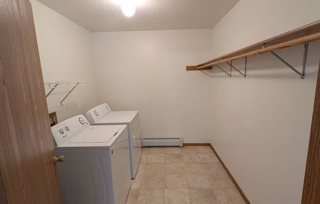 2 beds, 1 bath, 1,100 sqft, $1,319, Unit 1053 8305