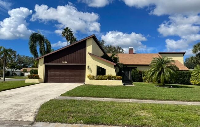 3/2 ANNUAL - POOL HOUSE/W/ HUGE BONUS ROOM IN A+ SCHOOL DISTRICT