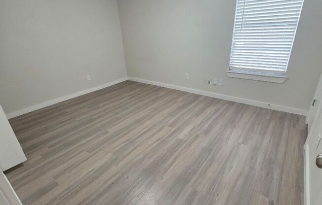 1 bed, 1 bath, 700 sqft, $1,096, Unit ELP2202-244