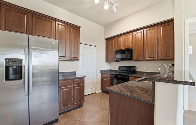 2 beds, 2 baths, $1,595