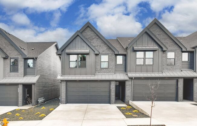 End Unit Luxury Townhome for Lease at the Courtyards at Hidden Crest - 6829 NE 132nd Way