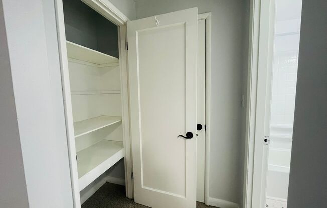 1 bed, 1 bath, 670 sqft, $1,595, Unit Hamrick 02