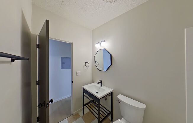 3 beds, 1 bath, 755 sqft, $2,347, Unit 31A