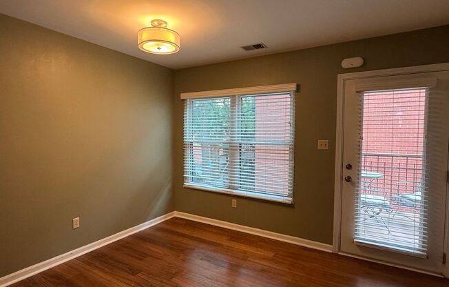 {449} Move-in Ready Quality Hill Townhome + Assigned covered parking