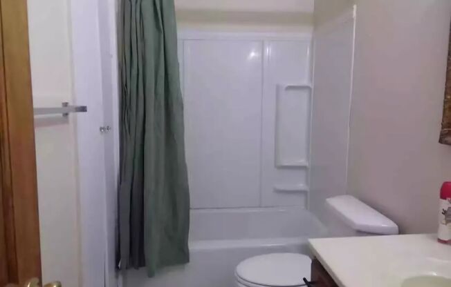 3 beds, 1 bath, $1,200