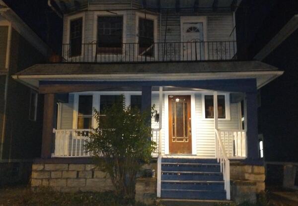 354 BAYNES ST