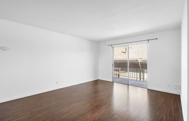 1836 Central Ave #J - 2 bedroom | 1 bath | Upper unit