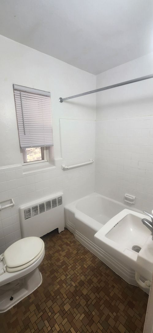 2 beds, 1 bath, 850 sqft, $1,625, Unit E-4603