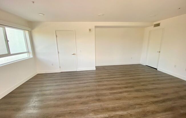 1 bed, 1.5 baths, 1,400 sqft, $4,000, Unit 220-09