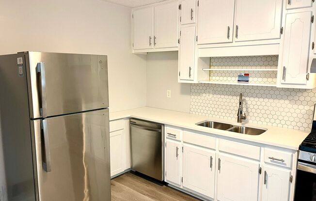 Welcome to this charming 2-bedroom, 1-bathroom home located in the vibrant community of McDonough, GA.