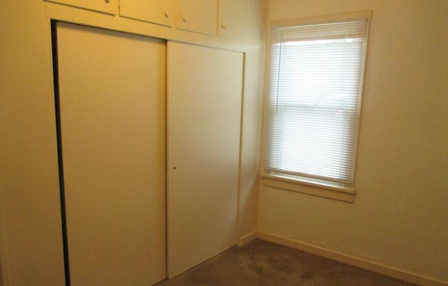 2 beds, 1 bath, $1,700