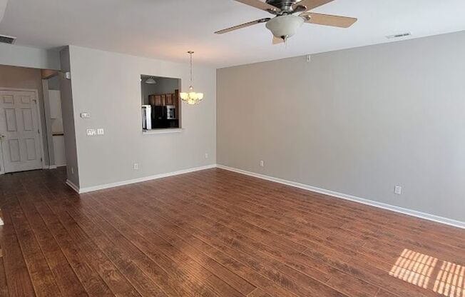 Huntersville Townhouse located in Rosedale!