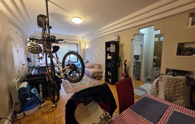 1 bed, 1 bath, $1,045, Unit 106