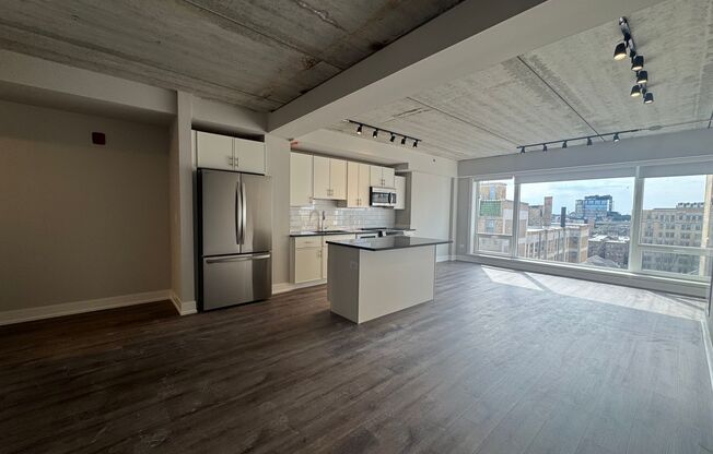 2 beds, 2 baths, 908 sqft, $3,825, Unit 952-802