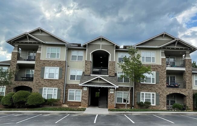 Spacious 4-Bed, 4-Bath Apartment with Luxury Amenities & UT Shuttle Service!
