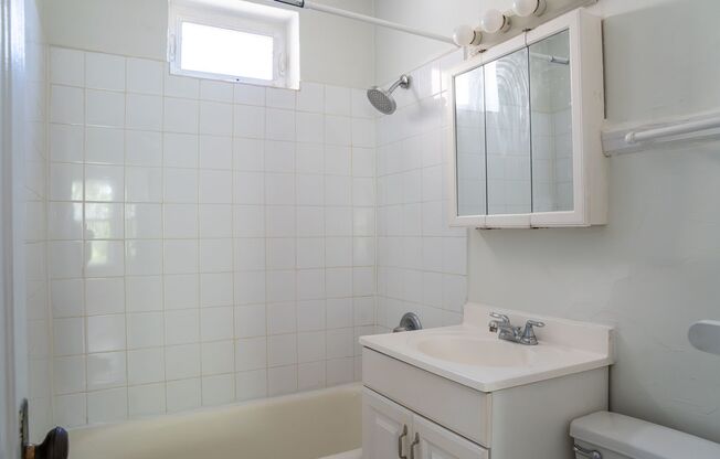 1 bed, 1 bath, 450 sqft, $1,575, Unit 4545-401
