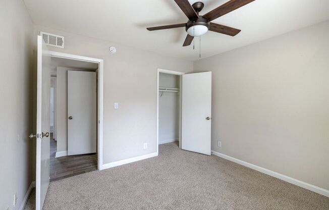 2 beds, 1 bath, 850 sqft, $1,250, Unit 00-A3