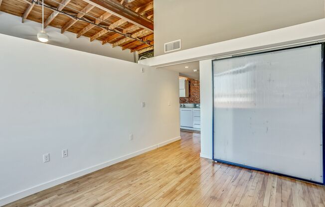 1 bed, 1 bath, 624 sqft, $950, Unit Loft K