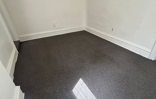 3 Bedroom 1 Bathroom Near Campus