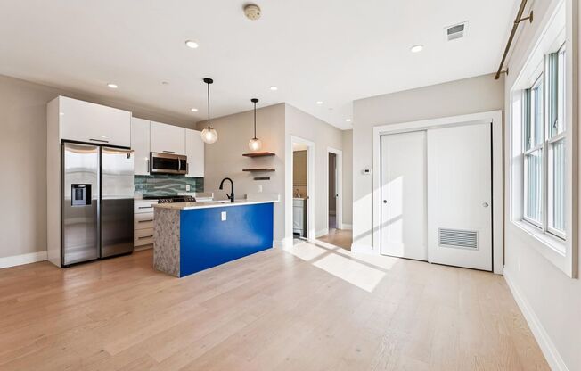 Stylish 2BR/1BA w/ private Roof Deck - 1st Month Free!