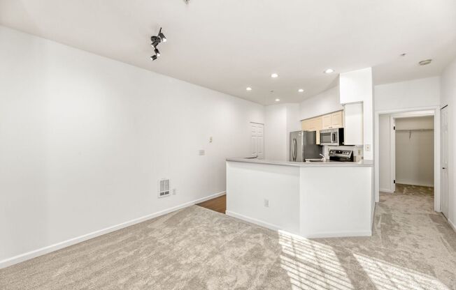 Well-Equipped 2 Bed 2 Bath Sonoma Villero Condo w/ Community Pool, Hot Tub & Exercise Room!