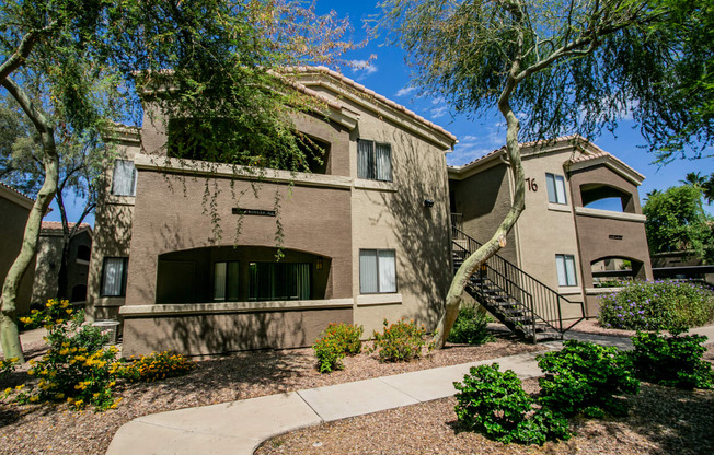 Beautiful Landscaping at Apartments in Happy Valley AZ