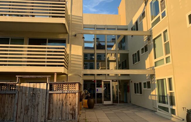 1 bed, 1 bath, 454 sqft, $2,395, Unit 6