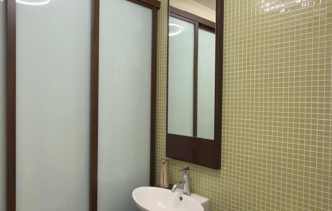 1 bed, 1 bath, 90 sqft, $7,000