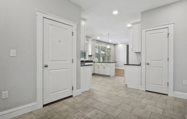 4 beds, 2 baths, 2,100 sqft, $6,000, Unit 2