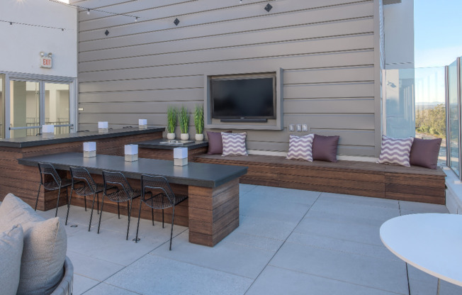 Outdoor entertaining made easy with this rooftop resident lounge