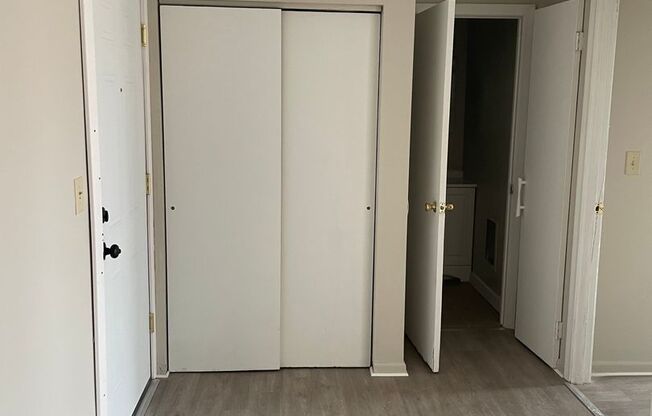 1 bed, 1 bath, 650 sqft, $1,200, Unit 405