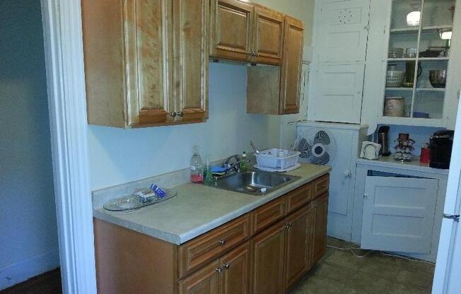 1 bed, 1 bath, $2,400, Unit 7