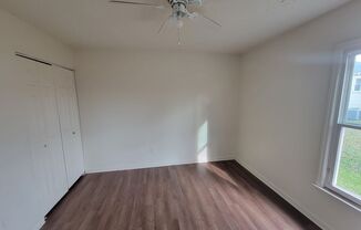 2 beds, 1 bath, $850, Unit A